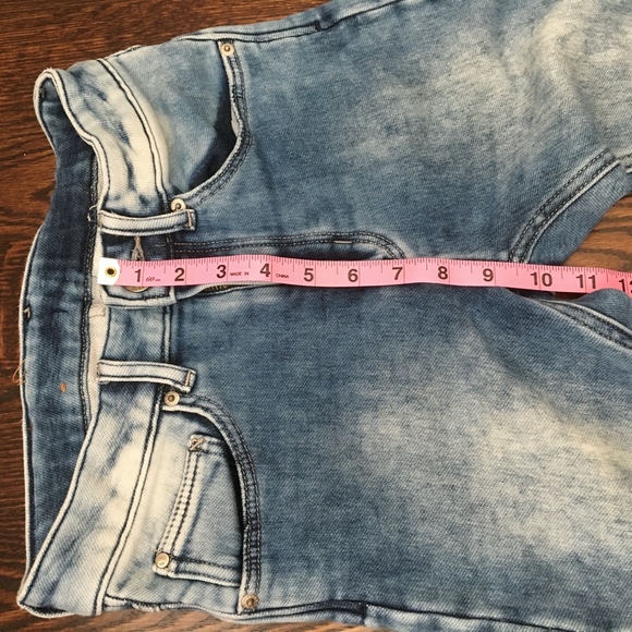 Boys Denim - Distressed Jeans Size 9-10Youth - Picture 5 of 8